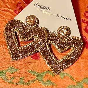 NWT Deepa Gurnani Beaded Gold Heart Chandeliers